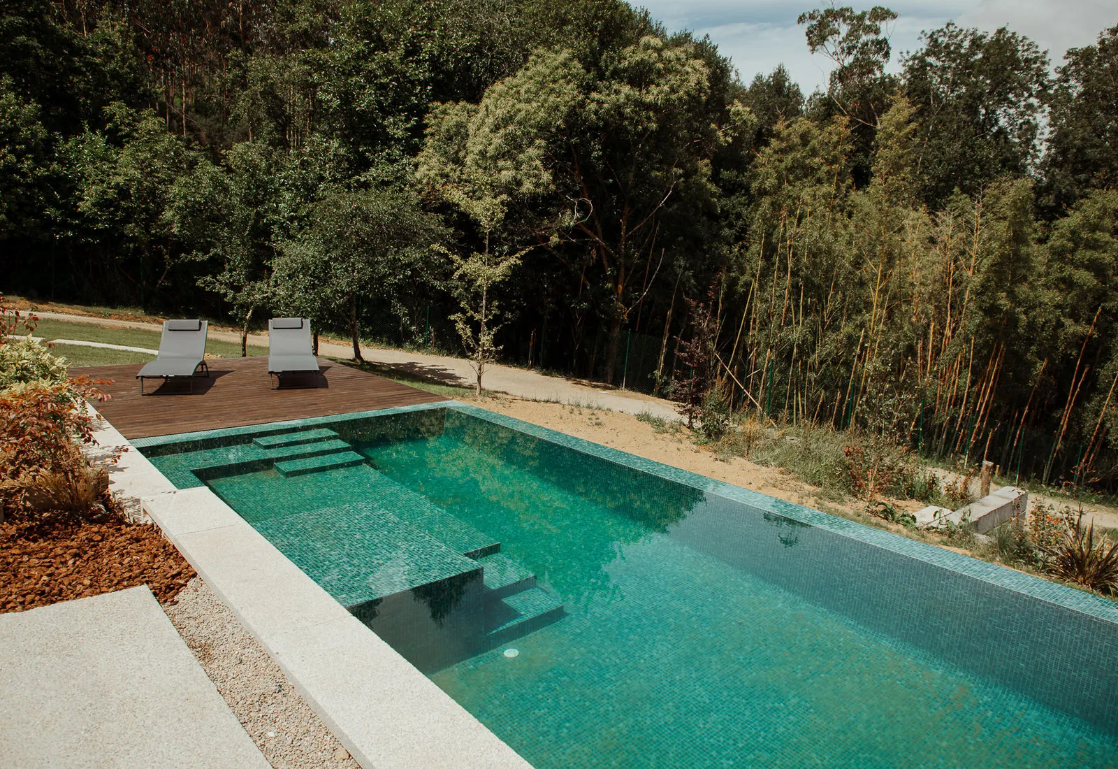 Piscina desbordante